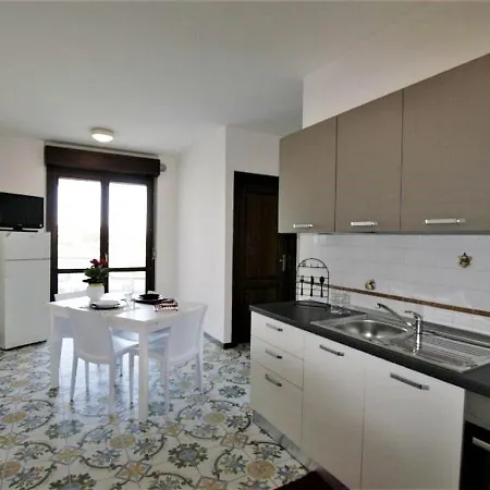 Simplistic In Rosa Di Martinsicuro Near Sea